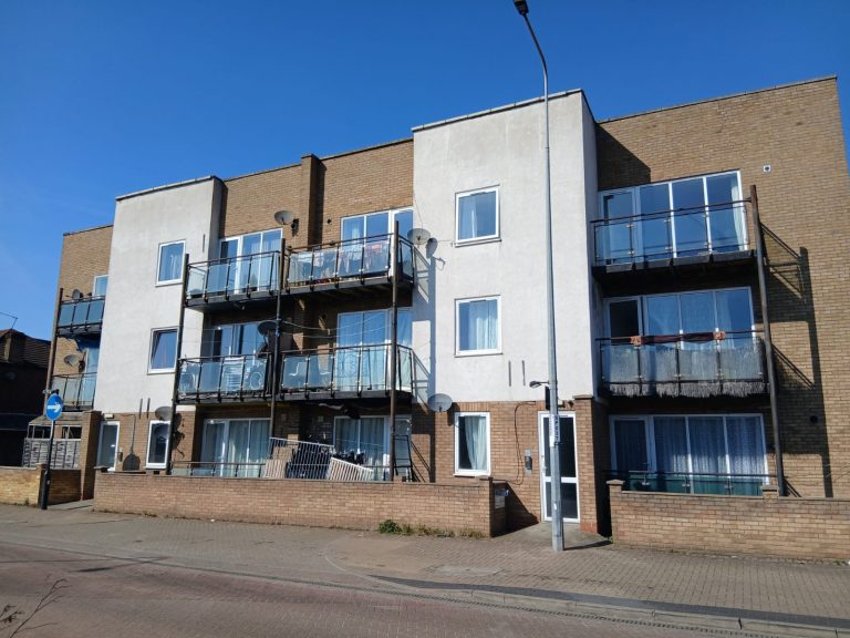 1173 to 1175 Newham way